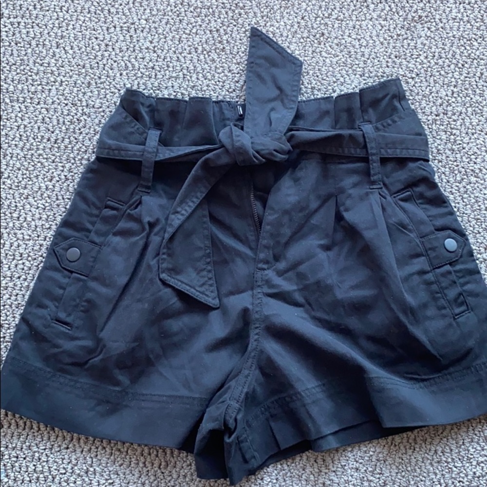 NWT TOPSHOP PAPERBAG SHORTS 🖤